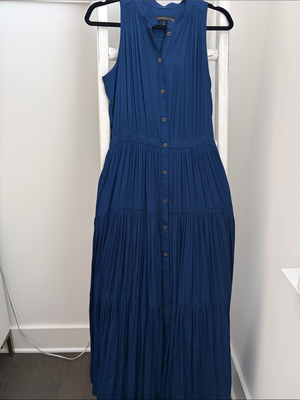 Banana Republic Sleeveless Tiered Maxi Dress in Navy